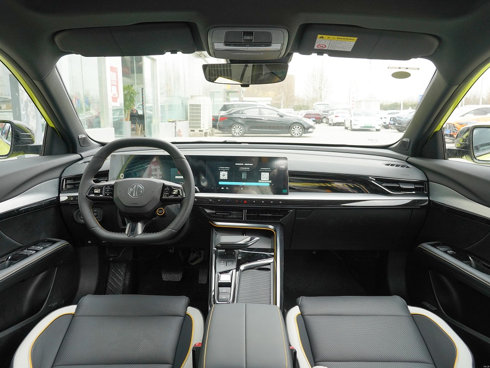 Nội thất xịn s&ograve; hơn bản thường của MG5 Scorpio 2022