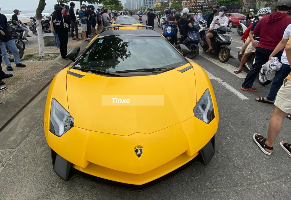 Cận cảnh siêu xe Lamborghini Aventador SV Roadster sẽ sớm được mang vào Sài thành Cận cảnh siêu xe Lamborghini Aventador SV Roadster sẽ sớm được mang vào Sài thành