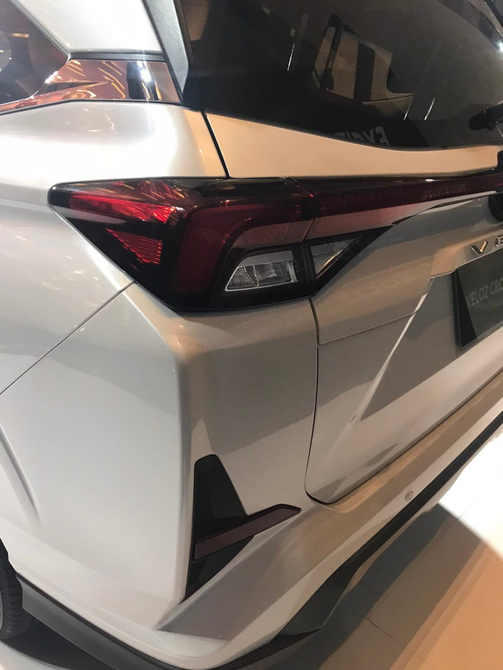 Toyota Veloz Cross 2022 được trang bị đ&egrave;n hậu LED