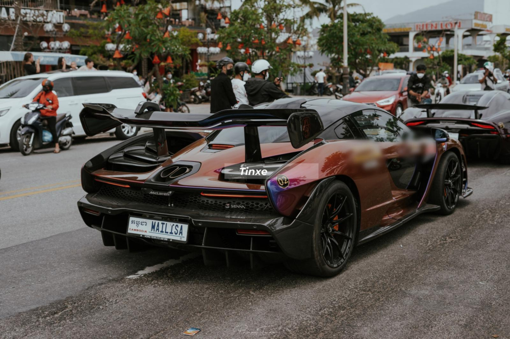 Nếu như Koenigsegg Regera mang t&ecirc;n Ho&agrave;ng Kim Kh&aacute;nh th&igrave; si&ecirc;u phẩm hypercar McLaren Senna lại mang t&ecirc;n người vợ
