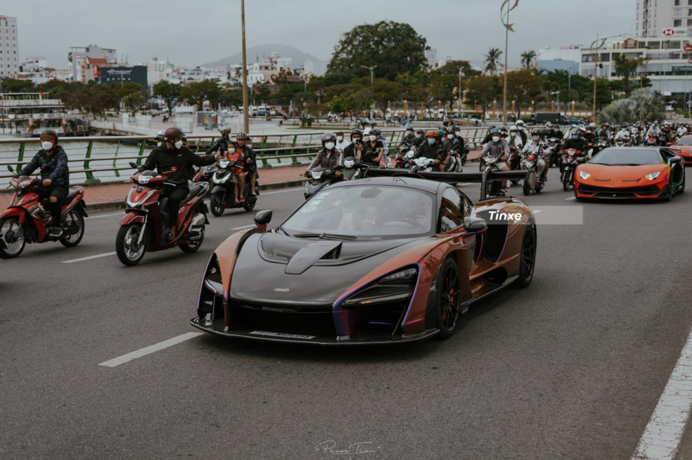 Chỉ c&oacute; 500 xe McLaren Senna được sản xuất nhưng chỉ 2 xe sở hữu m&agrave;u tắc k&egrave; Cerberus Pearl