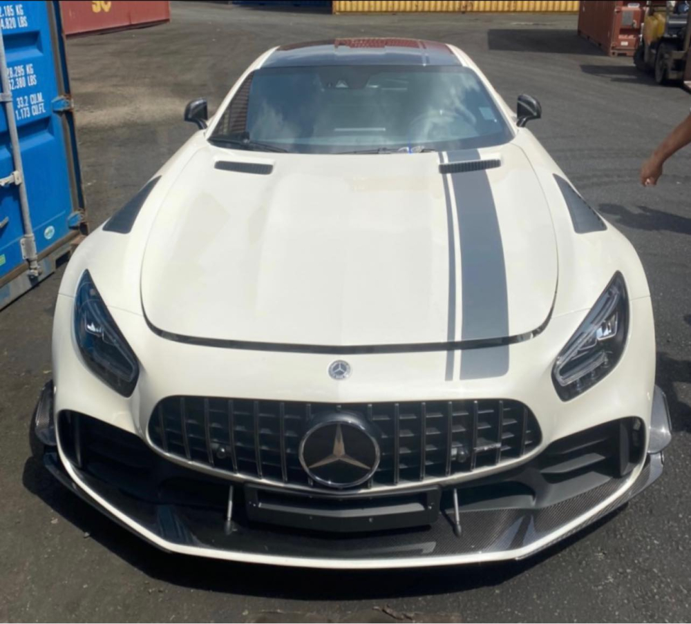 Hình ảnh chụp lại siêu xe Mercedes-AMG GT R Pro của Minh Hình ảnh chụp lại siêu xe Mercedes-AMG GT R Pro của Minh Nhựa đã về đến Việt Nam