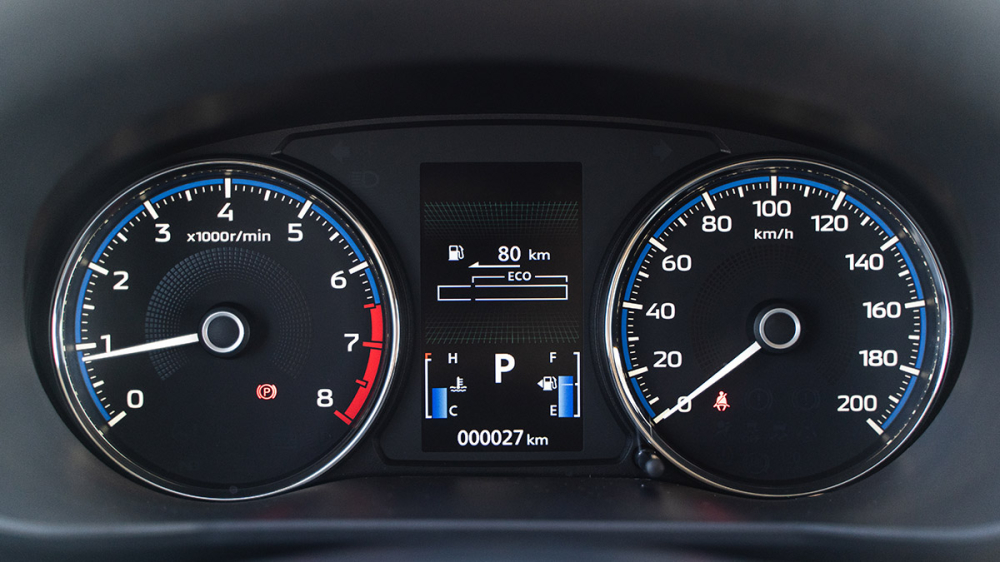 Bảng đồng hồ với màn hình đa thông tin bên trong của Mitsubishi Xpander 2022 Bảng đồng hồ với màn hình đa thông tin bên trong của Mitsubishi Xpander 2022