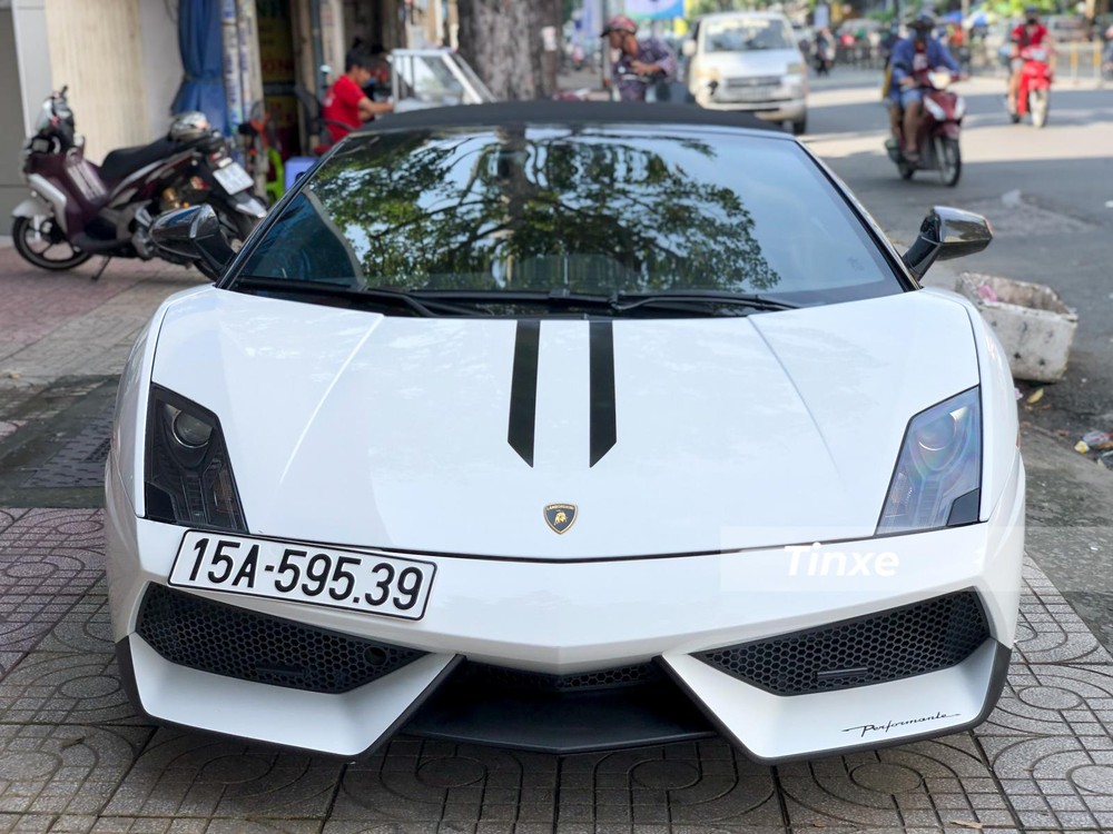 Lamborghini Gallardo LP570-4 Spyder Performante từng của đại gia Hải Ph&ograve;ng c&oacute; con số 39 chốt cuối, ngo&agrave;i ra phải kể đến con số 59 mang &yacute; nghĩa &ldquo;sinh trường cửu&rdquo; cũng được đại gia n&agrave;y y&ecirc;u th&iacute;ch