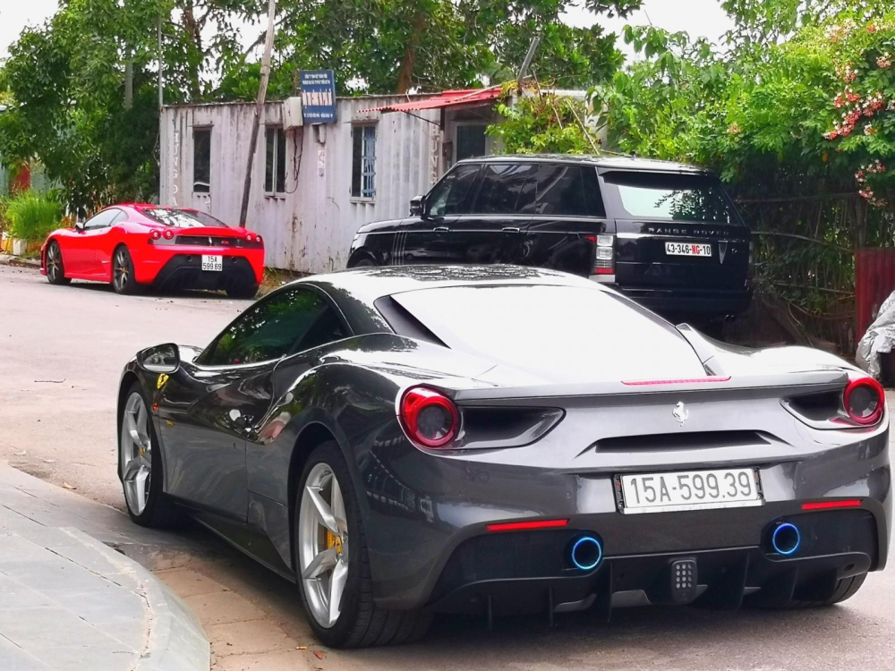 Si&ecirc;u xe Ferrari 488 GTB m&agrave;u x&aacute;m n&agrave;y từng mang biển Hải Ph&ograve;ng với 2 con số cuối l&agrave; 39
