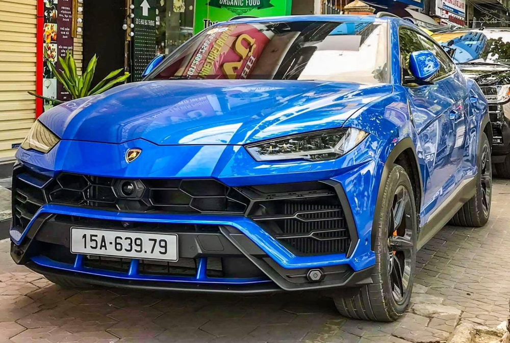  Chiếc si&ecirc;u SUV Lamborghini Urus với m&agrave;u sơn xanh Blu Eleos của đại gia Hải Ph&ograve;ng