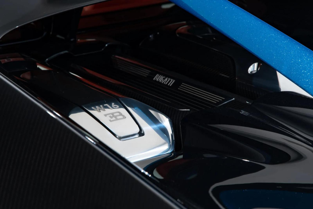 Bugatti Chiron sử dụng động cơ W16, dung t&iacute;ch 8.0 l&iacute;t