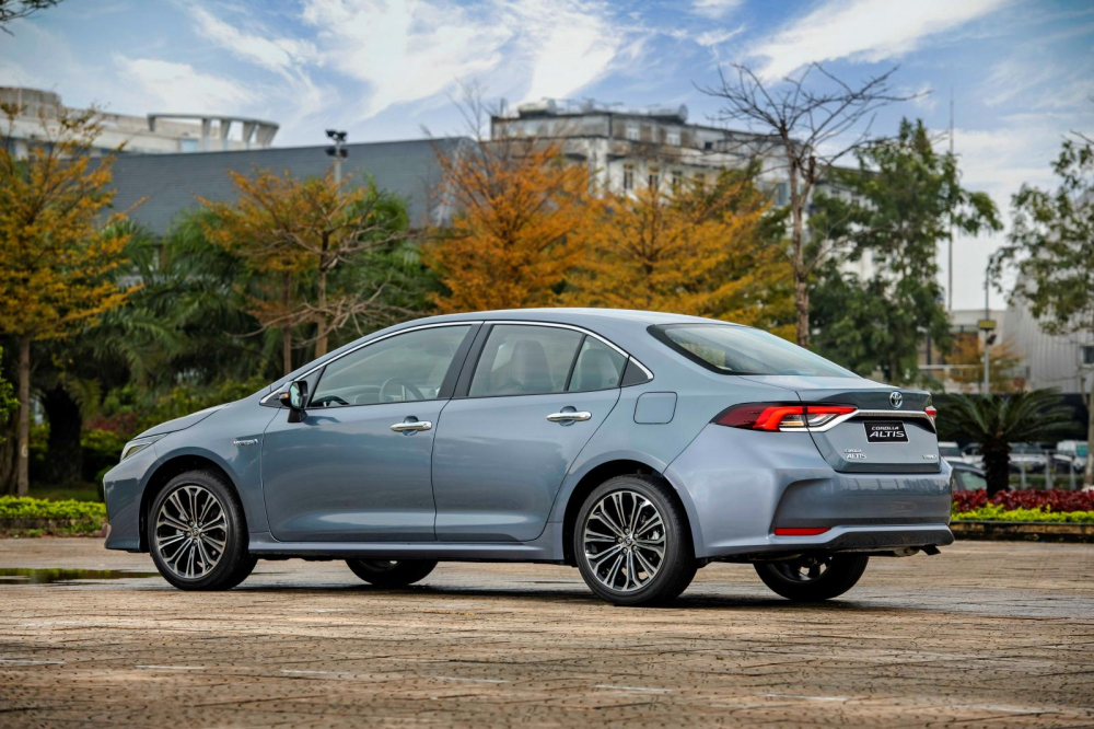 Toyota Corolla Altis 2022 có kích thước tổng thể (D x R x C) là 4.630 x 1.780 x 1.455 mm. Toyota Corolla Altis 2022 có kích thước tổng thể (D x R x C) là 4.630 x 1.780 x 1.455 mm.