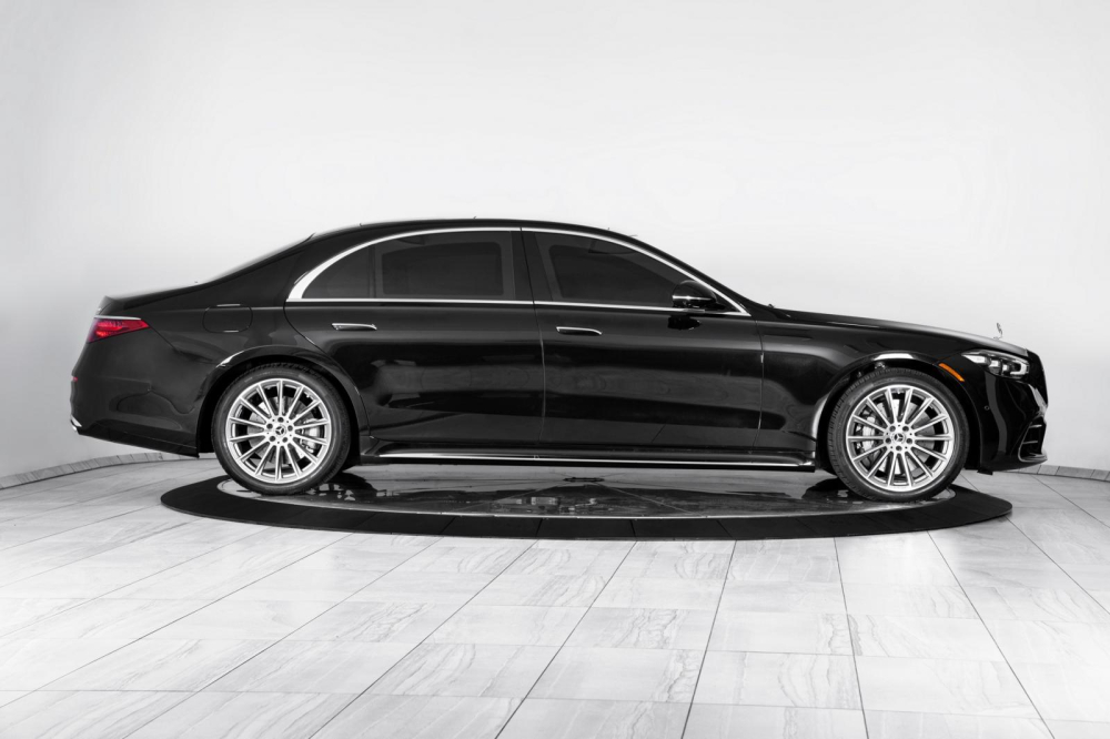 Ph&iacute;a b&ecirc;n của Mercedes-Benz S-Class 2022 bọc gi&aacute;p từ Inkas