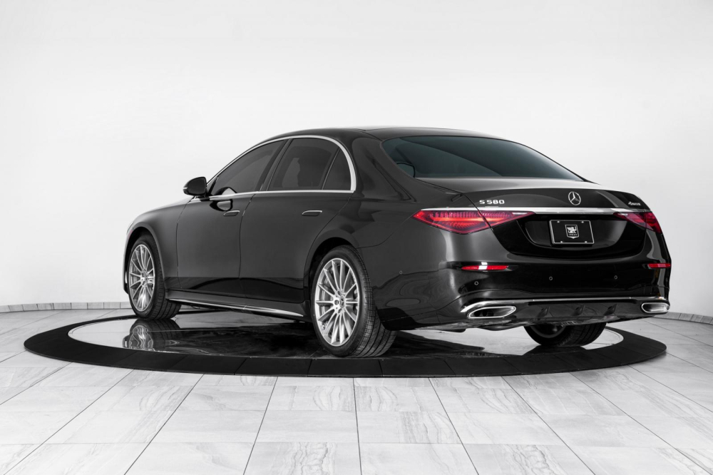 Ph&iacute;a sau của Mercedes-Benz S-Class 2022 bọc gi&aacute;p từ Inkas