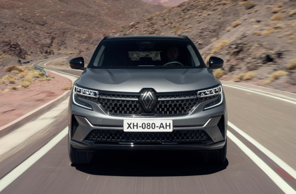 Cận cảnh thiết kế đầu xe của Renault Austral 2022