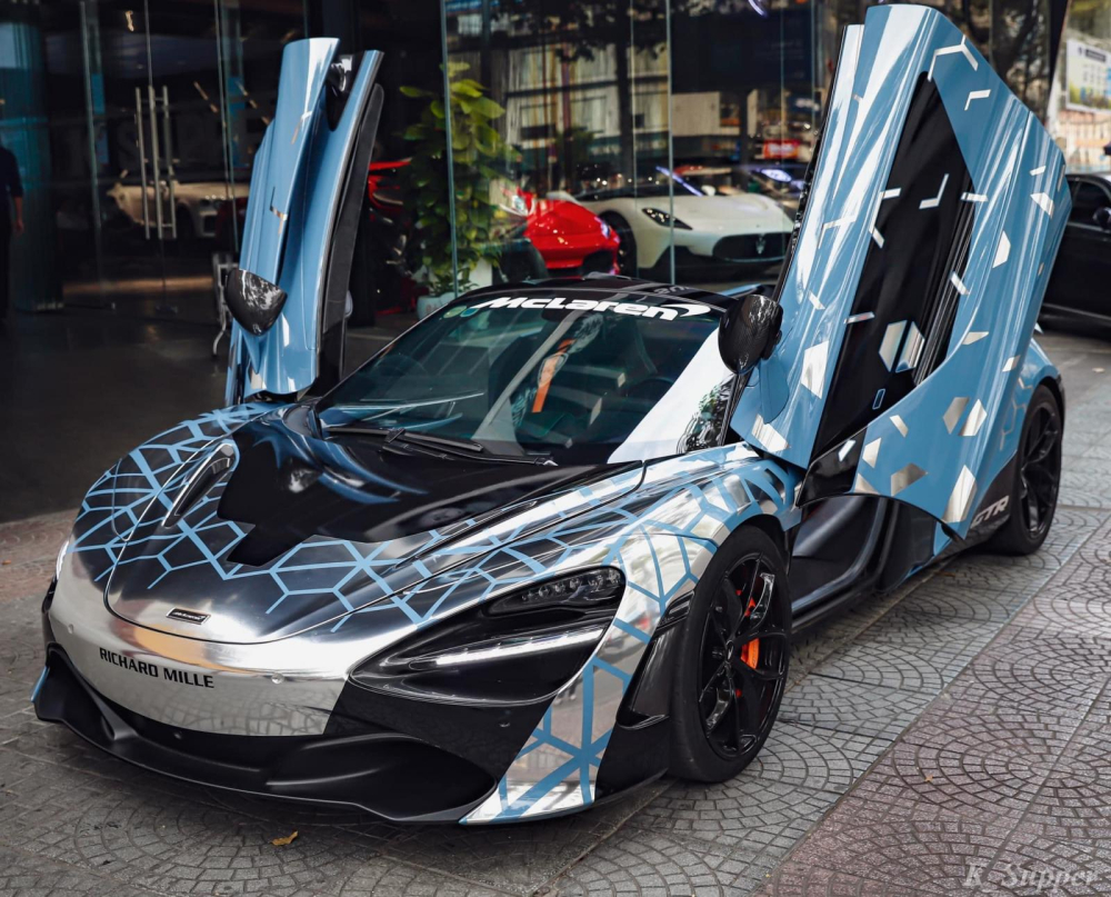 Chán áo 7 sắc cầu vồng, McLaren 720S Spider được cho thay áo phong cách xe đua McLaren Senna GTR