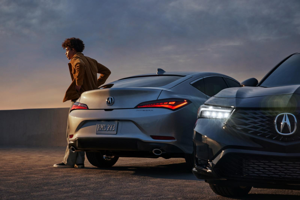 Acura Integra 2022 nhìn từ phía sau