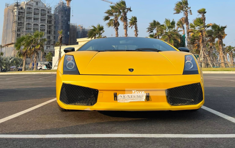 V&agrave; cả si&ecirc;u xe Lamborghini Gallardo cũng tạo dấu ấn rất mạnh với đại gia n&agrave;y