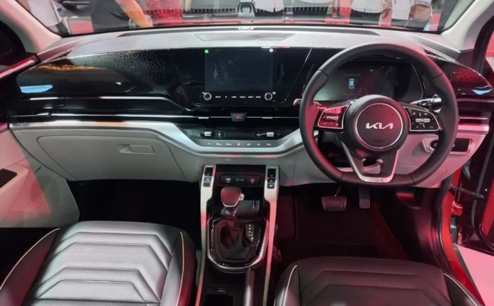 Nội thất của Kia Carens 2022 trưng bày tại Indonesia