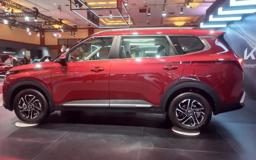Kia Carens 2022 có chiều dài cơ sở lớn hơn các đối thủ cùng phân khúc