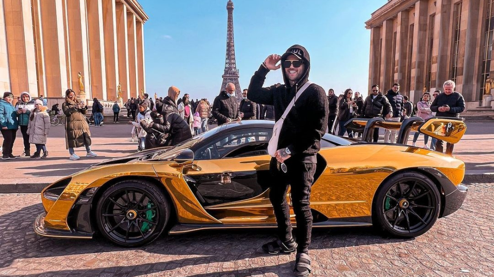 Triệu phú Iran cùng McLaren Senna chụp ảnh với Tháp Eiffel sau gần 1 tuần người vợ 2 bị cảnh sát Anh tạm giữ