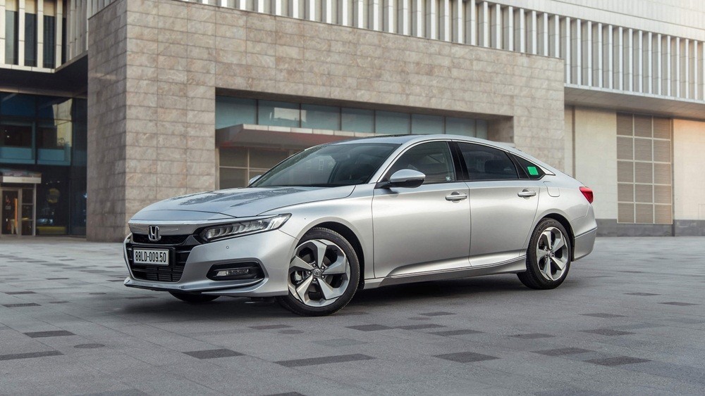 Dù được bổ sung gói công nghệ Honda Sensing nhưng Honda Accord vẫn chưa thể cải thiện được sức tiêu thụ.