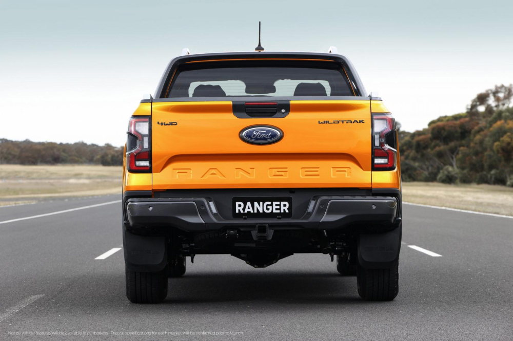 Ford Ranger 2022 nh&igrave;n từ ph&iacute;a sau