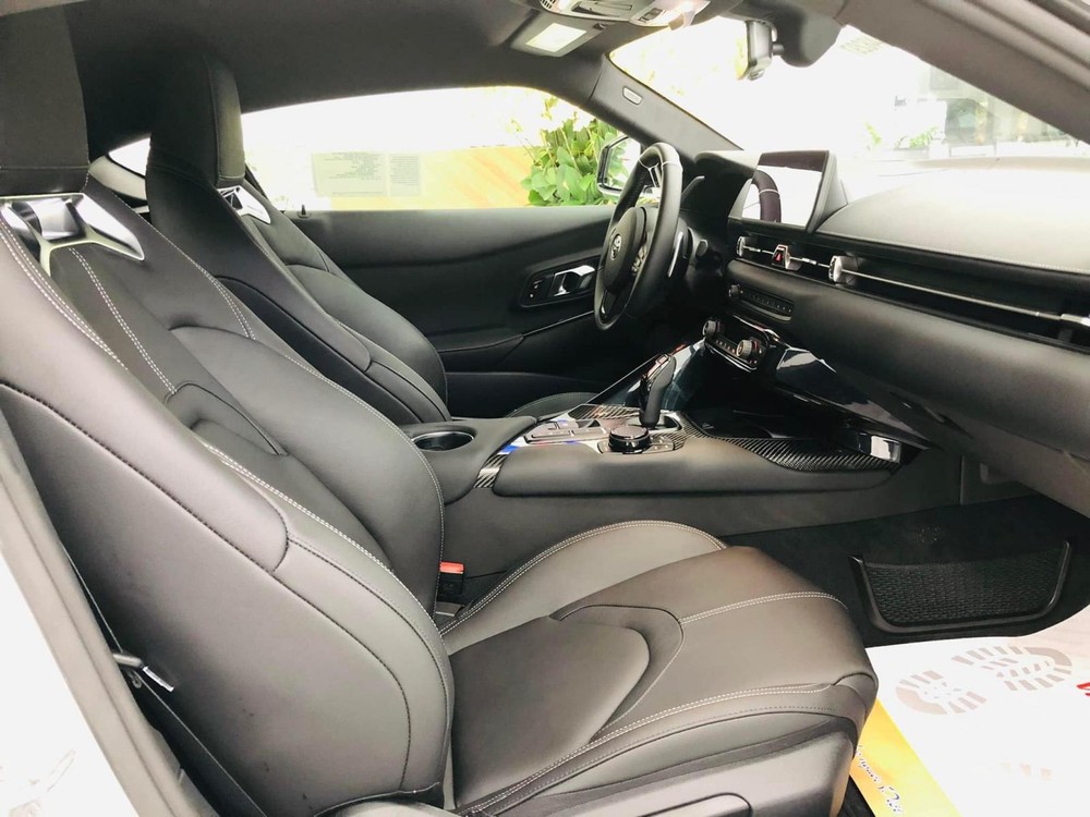 Cận cảnh nội thất của xe Toyota GR Supra thế hệ mới đầu ti&ecirc;n về Việt Nam
