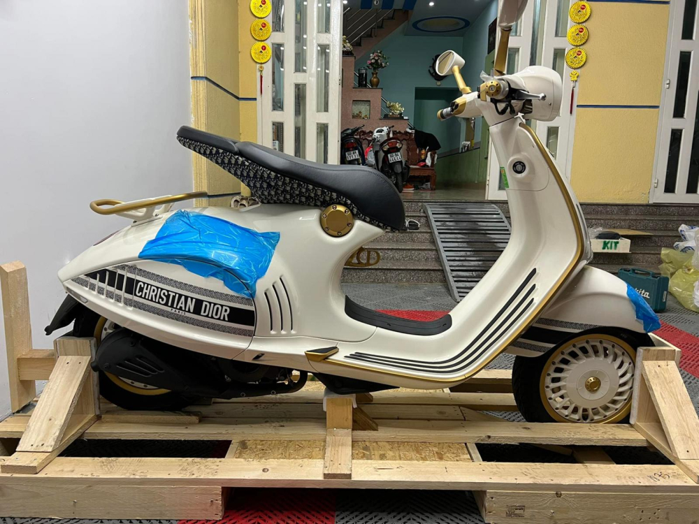 Chiếc xe Vespa 946 Christian Dior đầu tiên đặt chân về Đồng Nai