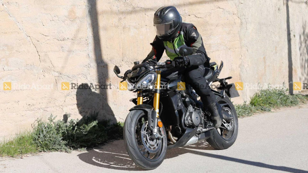 Triumph Street Triple 2023