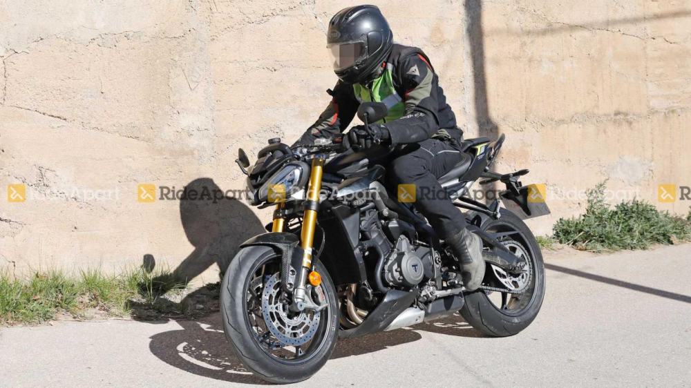 Triumph Street Triple 2023