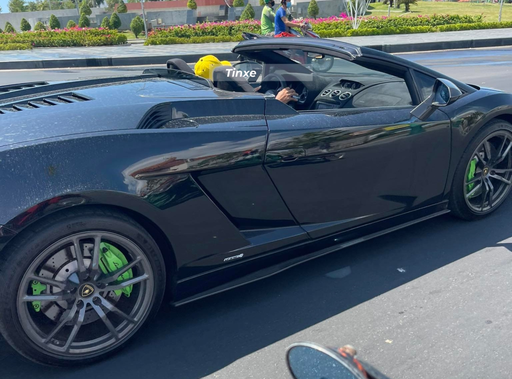 Chiếc xe Lamborghini Gallardo LP570-4 Spyder Performante mới dạo phố tại Phan Thiết  