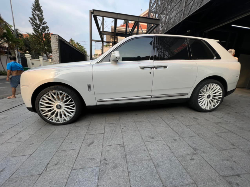 Gần 3 năm trải nghiệm Rolls-Royce Cullinan, tay chơi xe kín tiếng Sài thành đã thanh lý để tậu nhiều siêu xe khủng