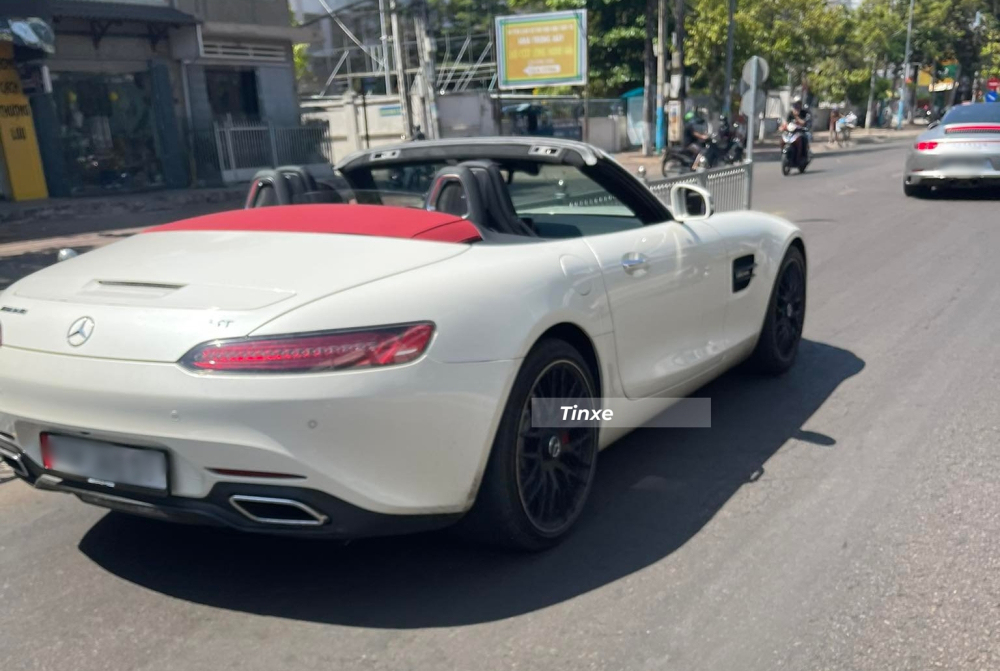 Gi&aacute; xe Mercedes-AMG GT Roadster tại Việt Nam tr&ecirc;n 10,4 tỷ đồng