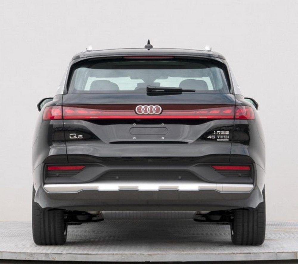 Audi Q6 nhìn từ đằng sau