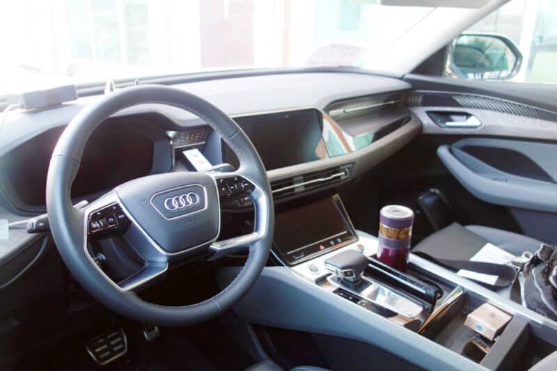 Nội thất của Audi Q6 chụp trên đường thử