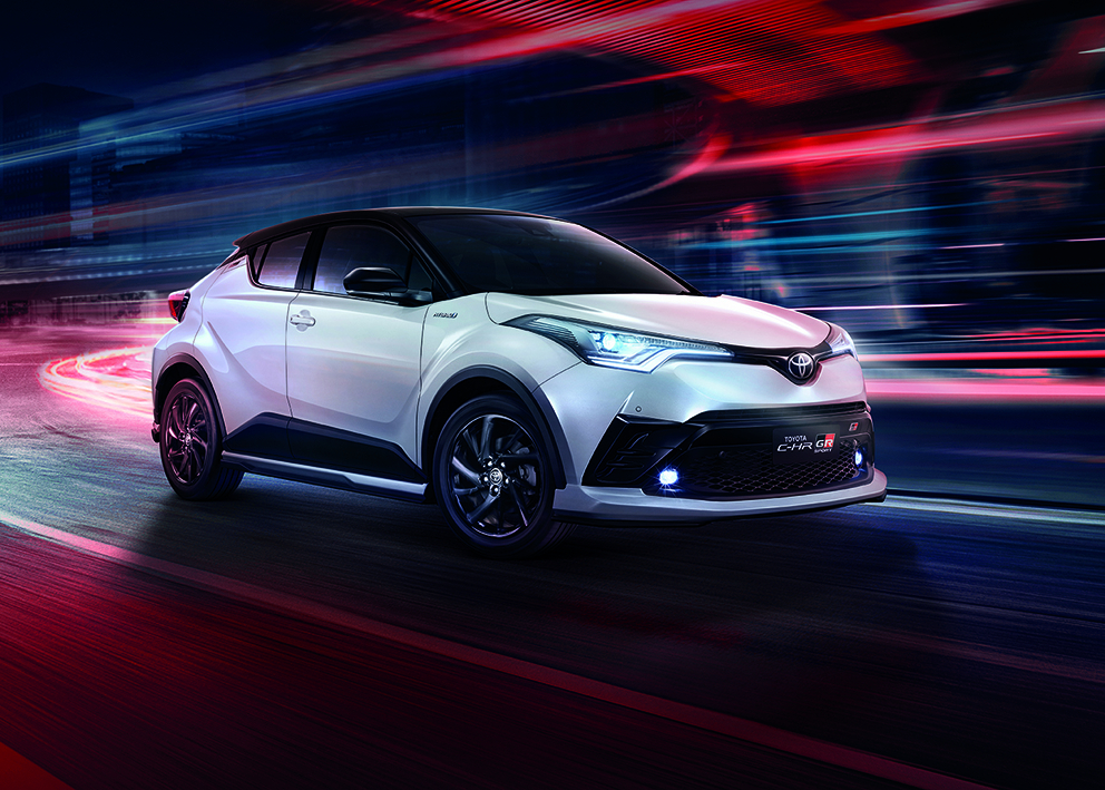 Toyota C-HR GR Sport 2022 được bổ sung bộ body kit mới