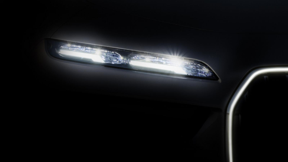 Dải đèn LED định vị ban ngày của BMW i7 2022