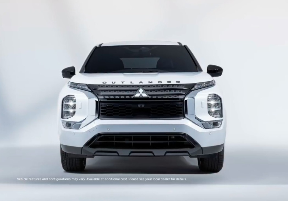 Mitsubishi Outlander Black Edition 2022 vẫn dùng động cơ như bản thường