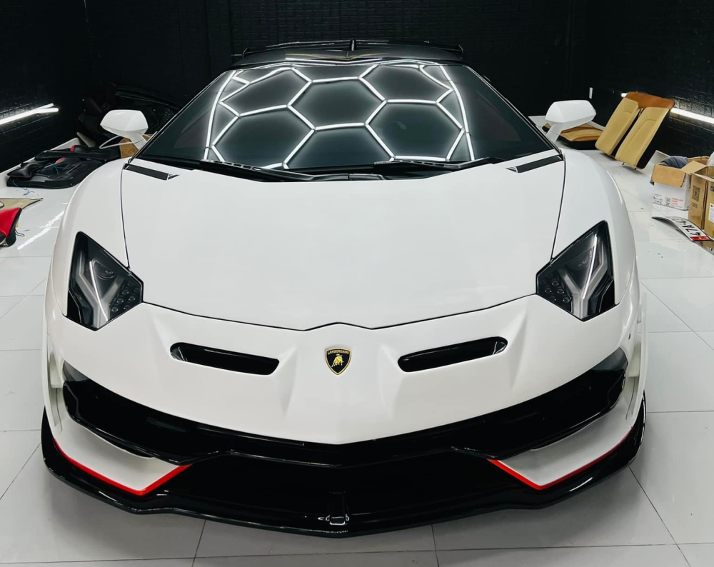 C&ograve;n đ&acirc;y l&agrave; diện mạo mới của xe sau khi n&acirc;ng cấp g&oacute;i độ Lamborghini Aventador SVJ