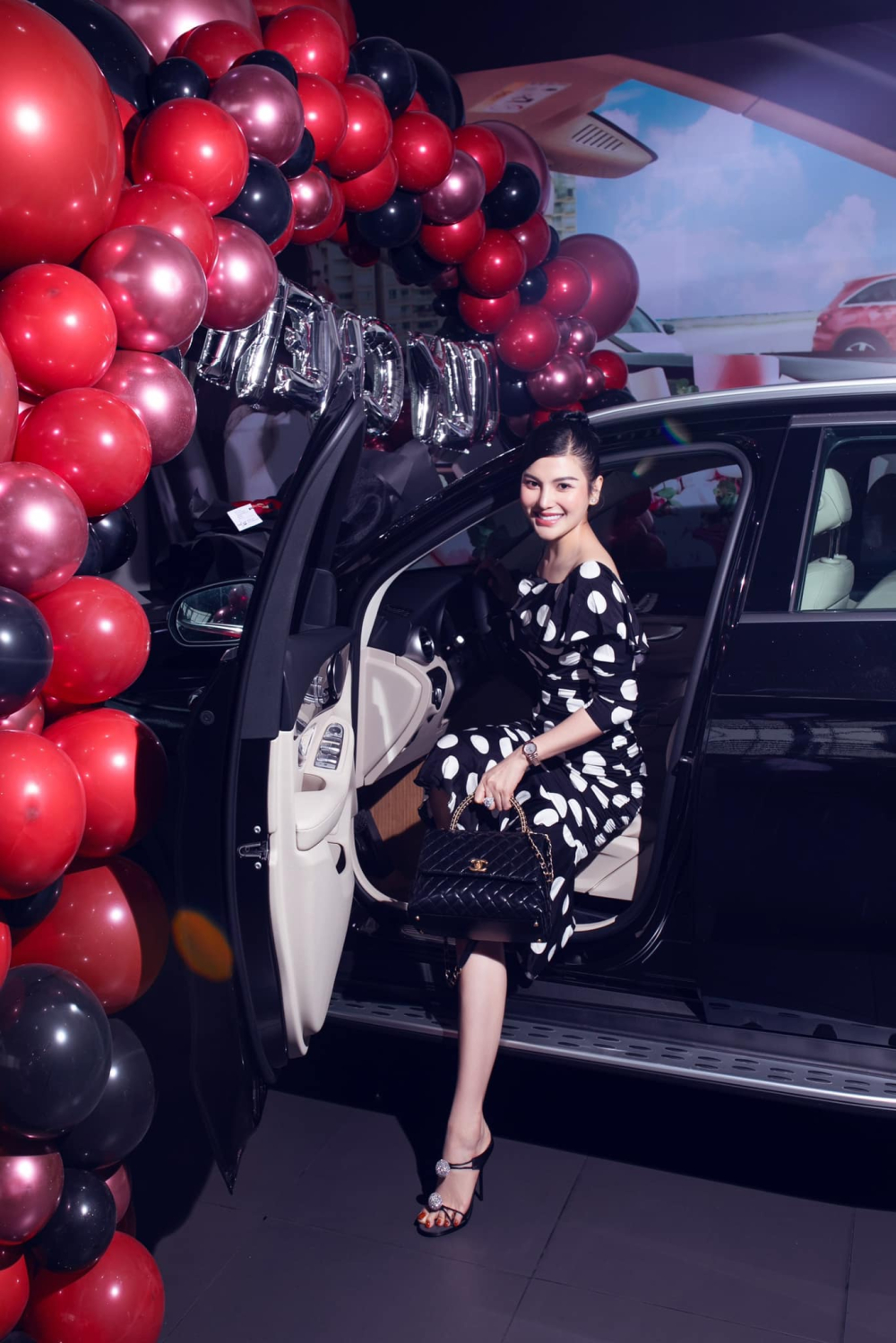 Mercedes-Benz GLC 200 của Mercedes-Benz GLC 200 của ngọc nữ bolero mới mua có nội thất màu kem