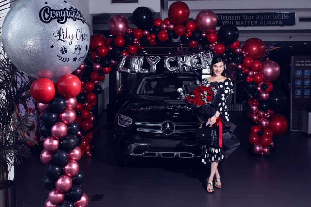 Gần 1 năm mua Mercdes-Maybach S450 hơn 7,4 tỷ đồng, Lily Chen tậu Mercedes-Benz GLC giá từ 1,8 tỷ đồng Gần 1 năm mua Mercdes-Maybach S450 hơn 7,4 tỷ đồng, Lily Chen tậu Mercedes-Benz GLC giá từ 1,8 tỷ đồng