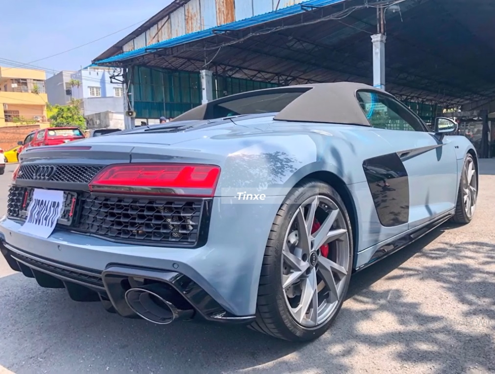 Giá xe Audi R8 phiên bản V10 Spyder đầu tiên về dải đất hình chữ S trên 21 tỷ đồng