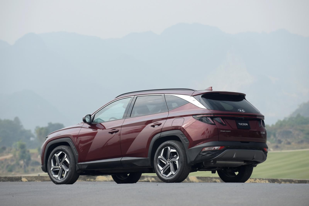 Vốn b&aacute;n vượt Mazda CX-5 ở th&aacute;ng đầu năm 2022, doanh số của Hyundai Tucson lại chạm đ&aacute;y ph&acirc;n kh&uacute;c trong th&aacute;ng 2 vừa qua.