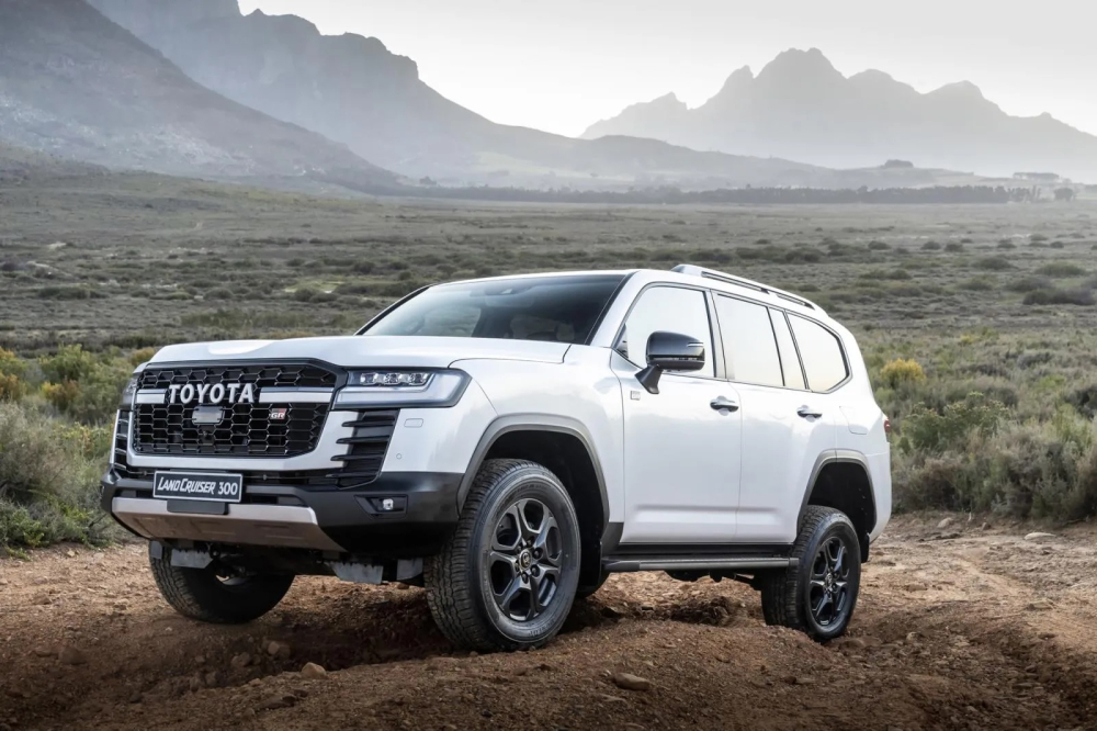 Toyota Land Cruiser 2022 một lần nữa lại bị tạm ngừng sản xuất vì ảnh hưởng của trận động đất tại Nhật Bản hôm 16/3
