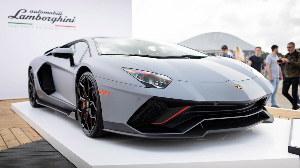 Lamborghini phải sản xuất th&ecirc;m 15 chiếc si&ecirc;u xe Aventador để đền cho kh&aacute;ch