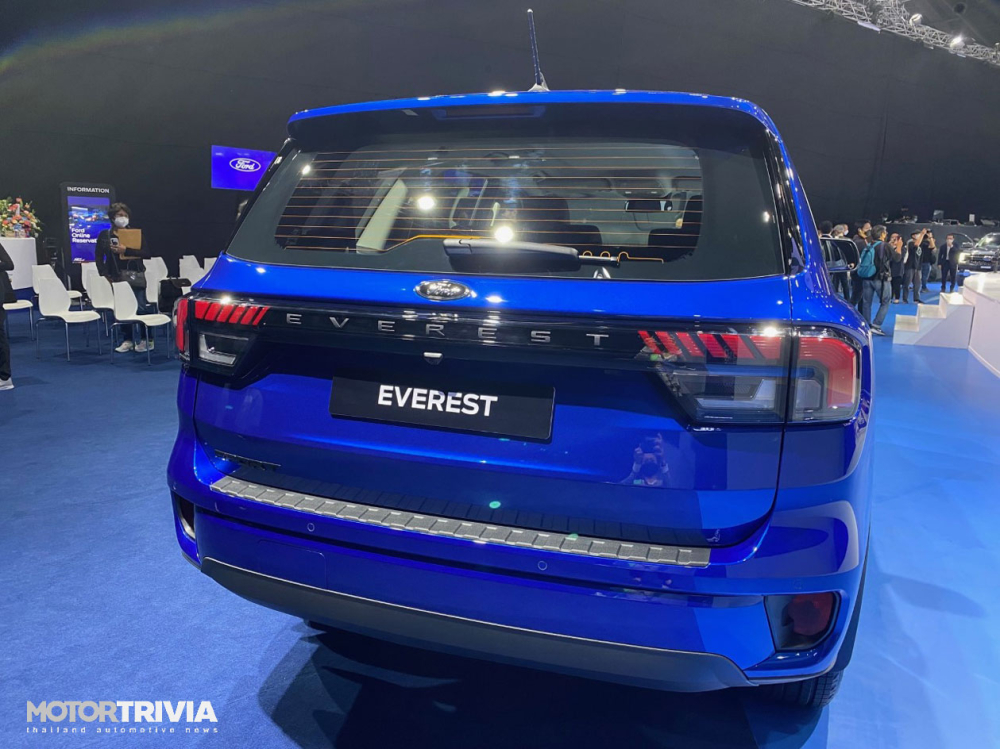 Ford Everest 2022 được trang bị đ&egrave;n hậu mới