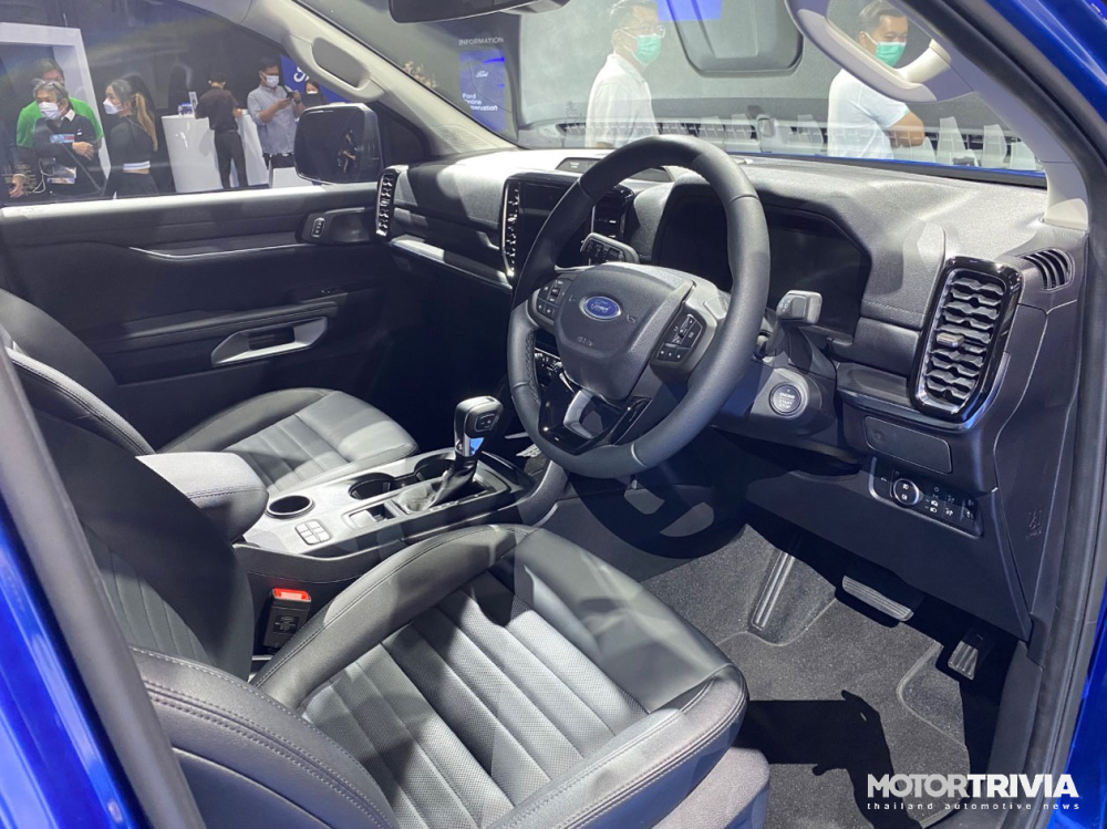 Nội thất của Ford Everest 2022 bản Sport