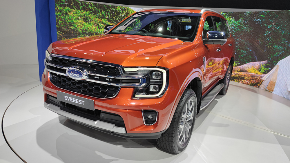 Ford Everest 2022 c&oacute; hệ dẫn động cầu sau hoặc 4 b&aacute;nh
