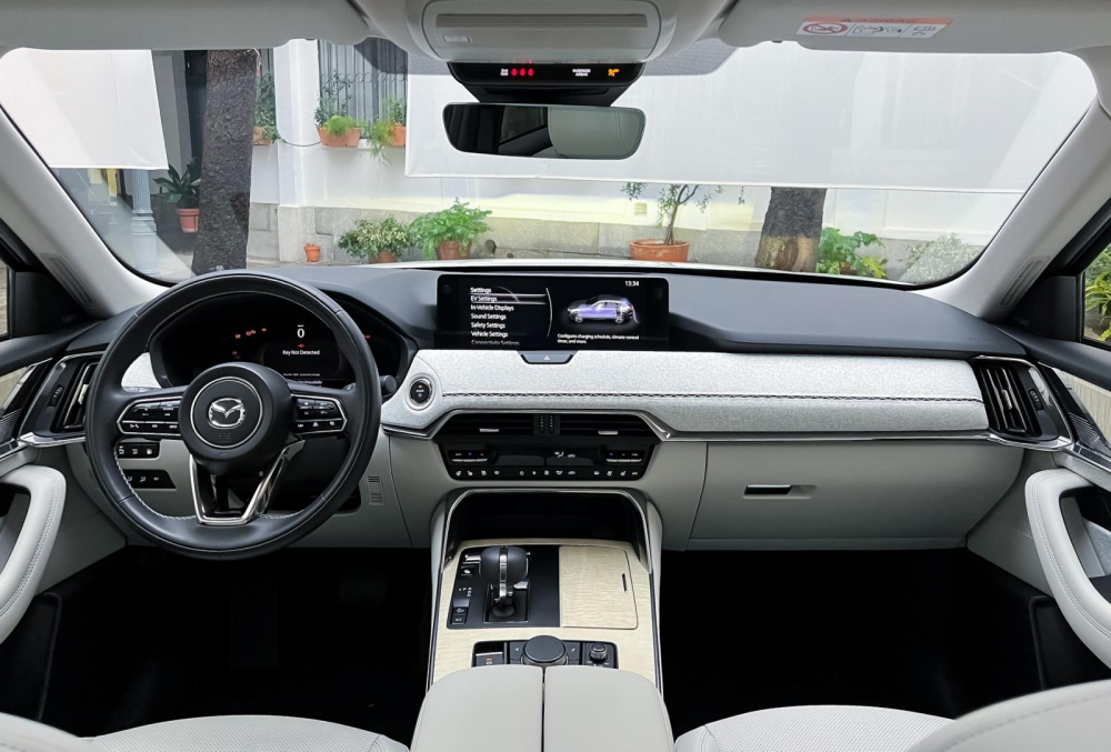 Nội thất bên trong Mazda CX-60 2022