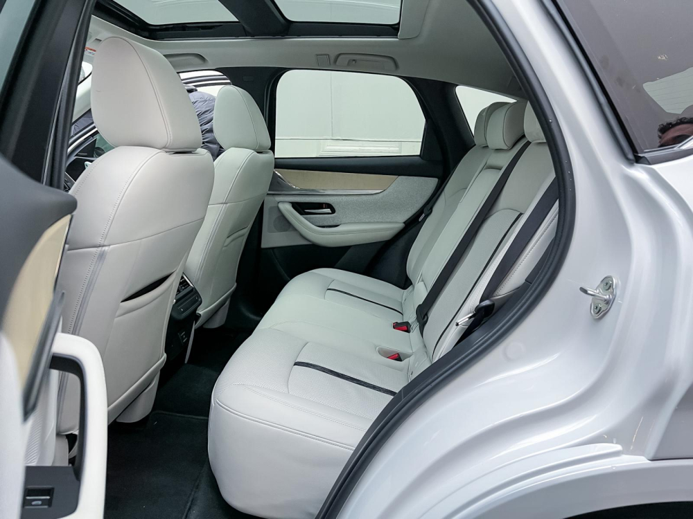 Hàng ghế sau của Mazda CX-60 2022