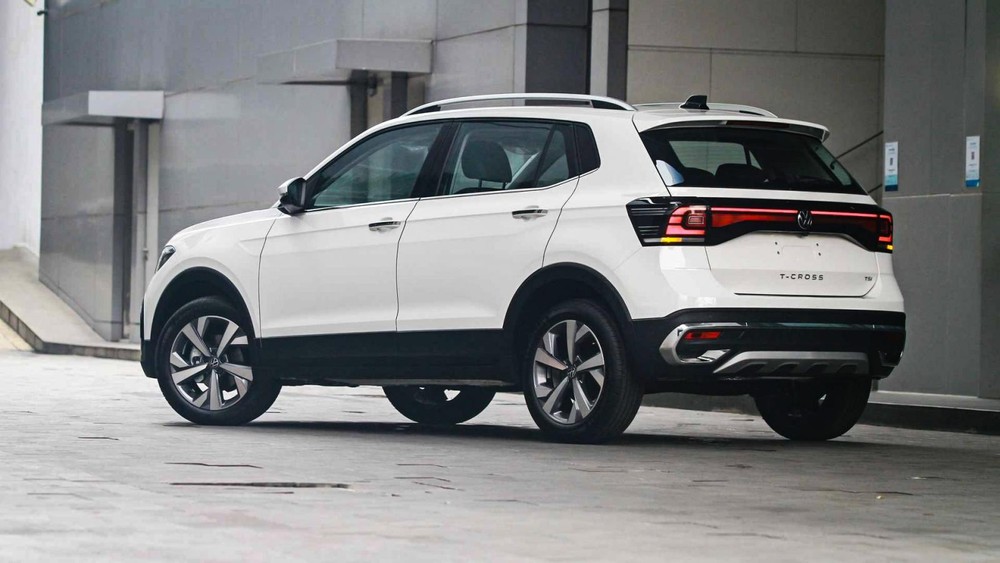Đuôi xe Volkswagen T-Cross. Đuôi xe Volkswagen T-Cross.