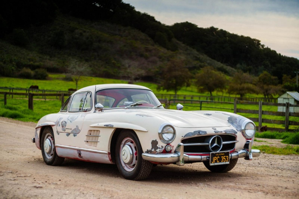 Phía trước của chiếc Mercedes-Benz 300SL Gullwing 1956