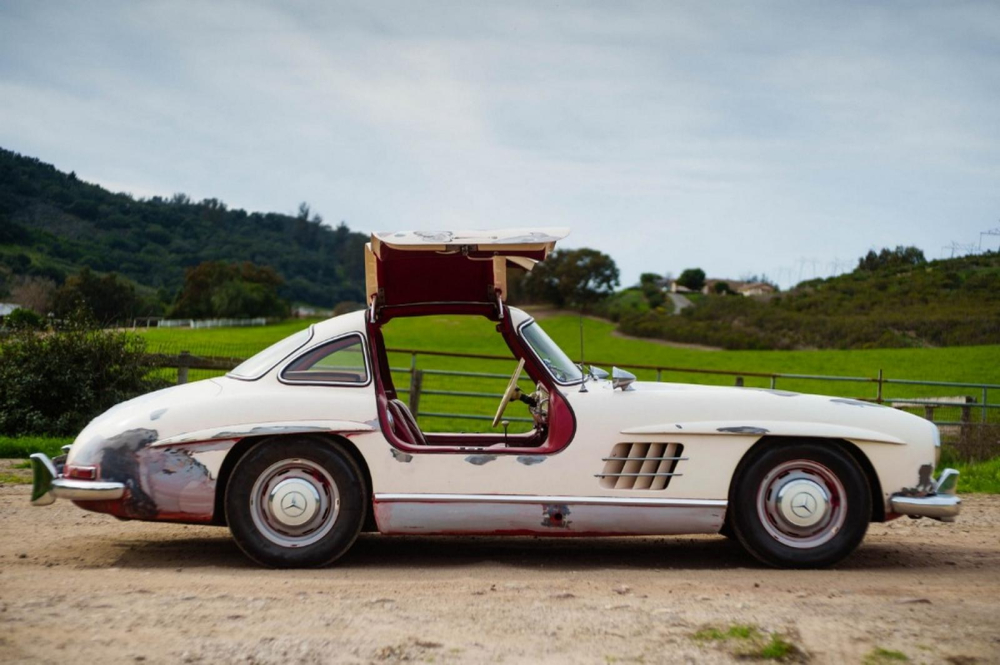 Phía bên của chiếc Mercedes-Benz 300SL Gullwing 1956